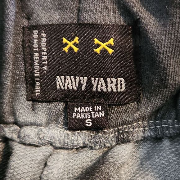 Navy Yard unisex size S shorts - Picture 3 of 5